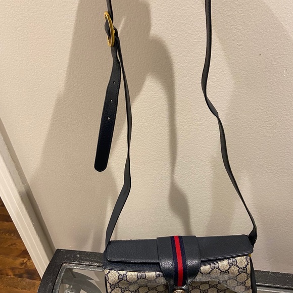 Vintage Gucci Shoulder/Crossbody Bag - Picture 2 of 12